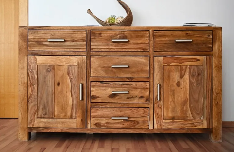 Cómoda de madera a medida, uno de los muebles más demandados en Burgos